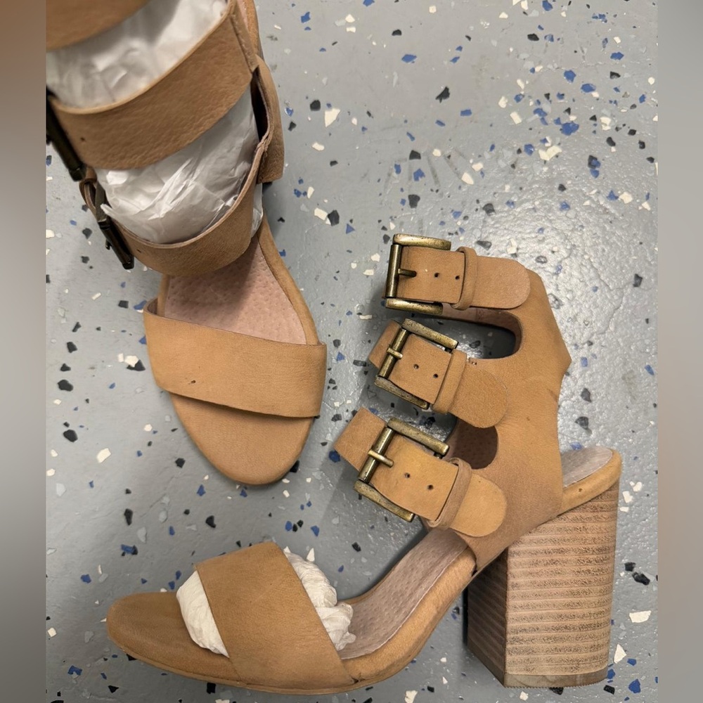 Seychelles suede upper buckle heel sandal